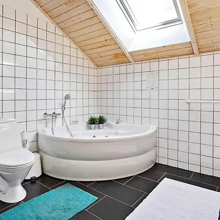 Five-bedroom Holiday In Bovagen 1 Hadsund