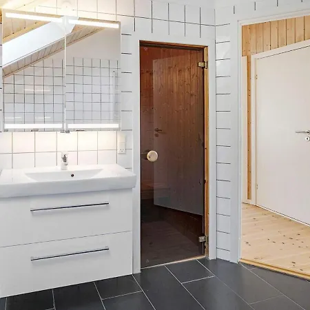 בית נופש Five-bedroom Holiday In Bovagen 1